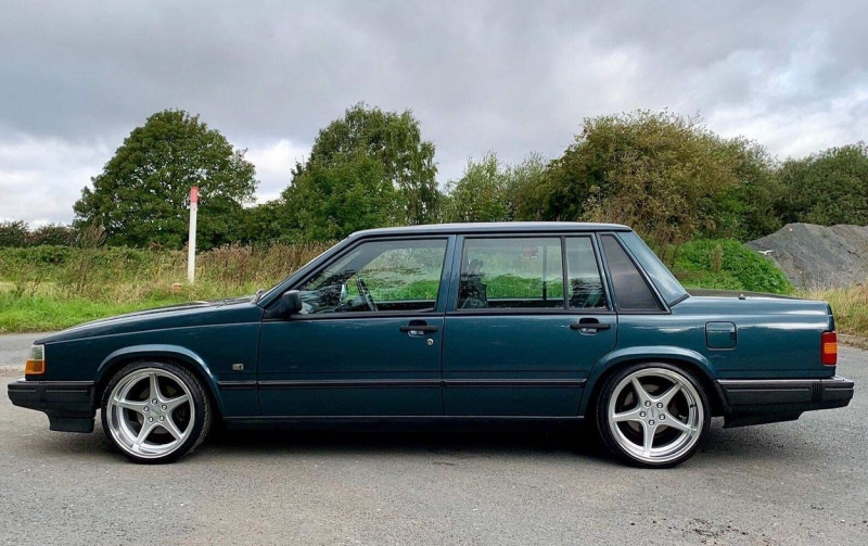 Ocean MK18 Silver 8,5x18 5x108 ET6 HUB 65,1 - Complete with winter tires